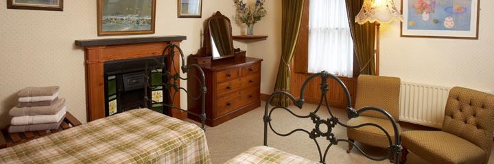 The twin room at 2 Quail bed and breakfast in Dornoch