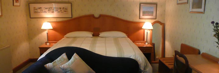 A double room at 2 Quail bed and breakfast