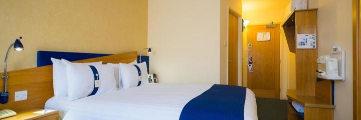 A double bedroom at the Holiday Inn Express Aberdeen City Centre