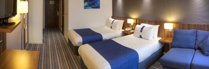 A twin bedroom at the Holiday Inn Express Edinburgh Airport