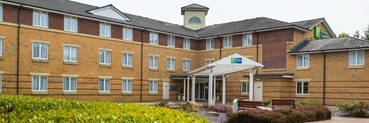 An exterior view of the Holiday Inn Express Stirling