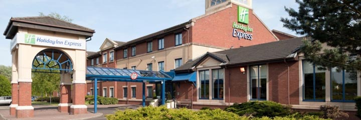 An exterior view of the Holiday Inn Express Strathclyde Park