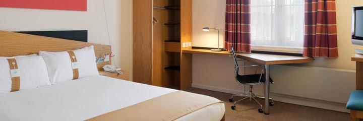 An accessible bedroom at the Holiday Inn Express Strathclyde Park