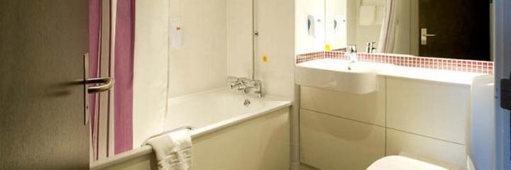 An ensuite bathroom at the Premier Inn Stirling City Centre hotel