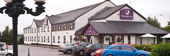 An exterior view of the Premier Inn Stirling South, M9 hotel