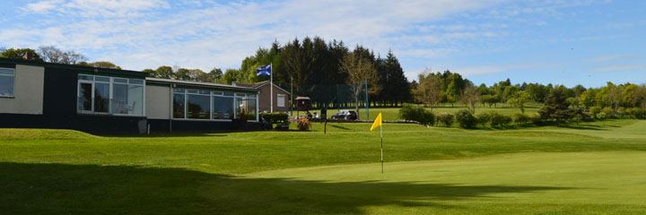 The 18th green and clubhouse at Linlithgow Golf Club