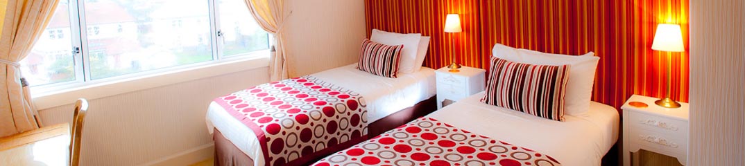 A twin bedroom at Golf View guest house, Prestwick